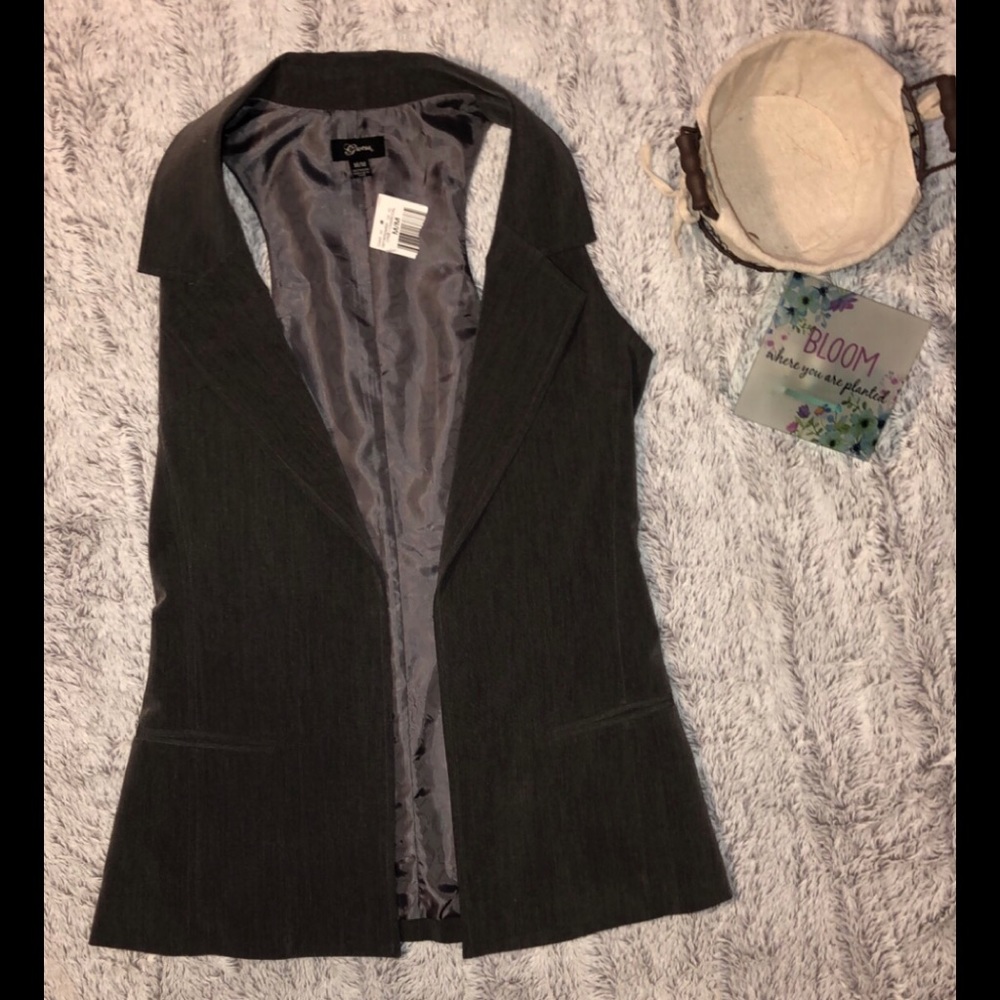 🌸NWT Guess Vest🌸 Charcoal Grey Vest Medium🌸